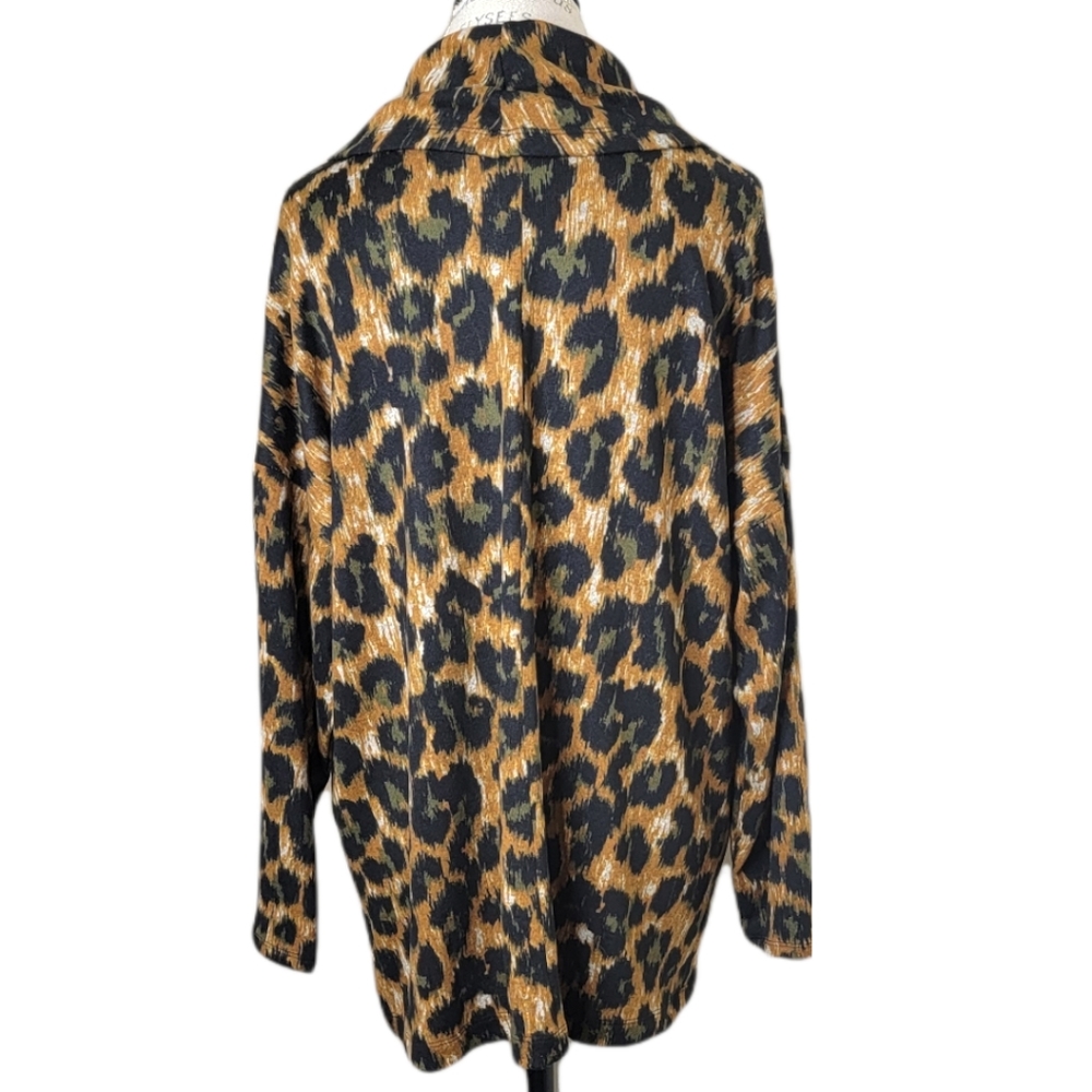 SOLD!!! NOTATIONS WOMAN ANIMAL PRINT COWL NECK BLOUSE NWT - Picture 3 of 4